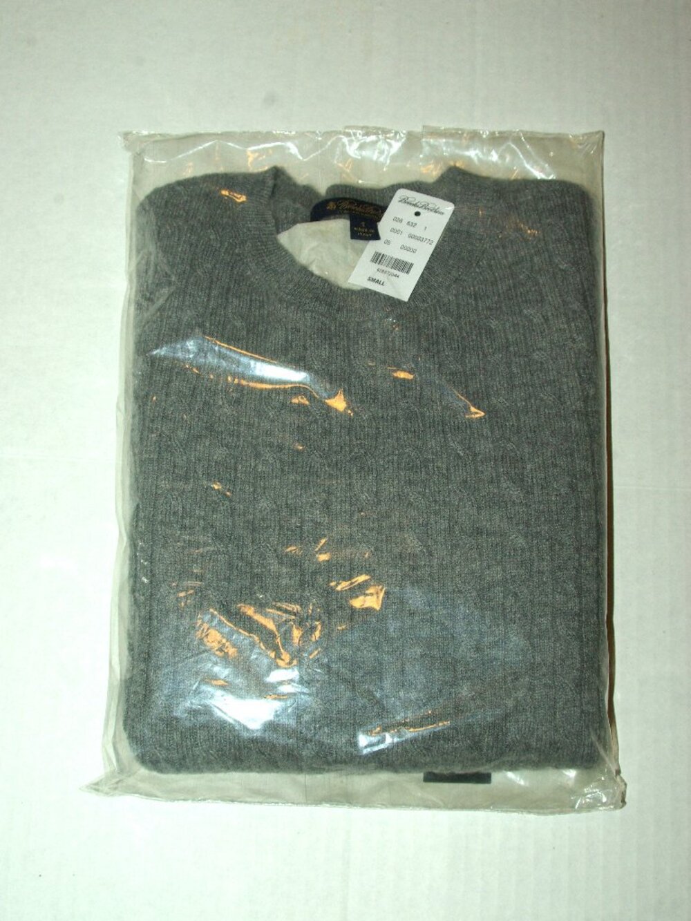Brooks Brothers Italian Cashmire Long Sleeve Sweater
